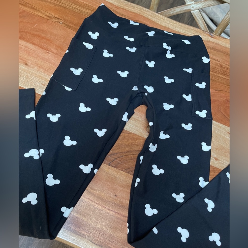 Disney Mickey pocket leggings new in package. One Size.